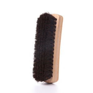 <span class=keywords><strong>Brosse</strong></span> de nettoyage <span class=keywords><strong>pour</strong></span> cuir et <span class=keywords><strong>textile</strong></span>, <span class=keywords><strong>brosse</strong></span> à poils de sanglier avec manche en bois - Product Image 6