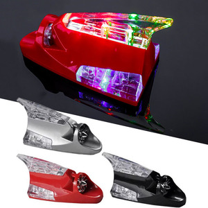 Lumière d'antenne universelle pour voiture, alimentée par le vent, en forme d'<span class=keywords><strong>aileron</strong></span> de requin, LED clignotante, décorative, anti-tailgating, colorée - Product Image 1