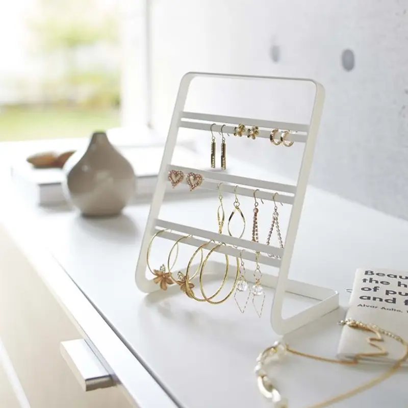 necklace holders