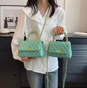 Nouveau sac à main pour femmes tendance avec chaîne de charme, style vintage, portefeuille léger, sac à bandoulière de créateur, sac tendance - Product Image 4