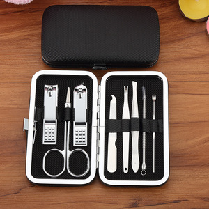 Kit de toilettage classique durable en acier inoxydable 8 pièces pour hommes et femmes, ensemble professionnel de manucure et de pédicure pour la maison et les voyages - Product Image 6