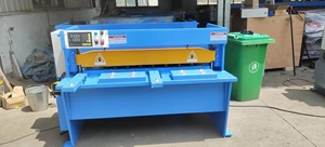 Máquina Cortadora de Chapa Metálica y Cizalla de Hierro Semiautomática de 4.5KW con Ancho de Corte de 2500mm - Product Image 4