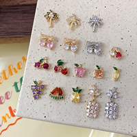 Breloques de luxe Fruits d'été Cerise Ananas Bijoux pour ongles Or Zircon 3d Nail Art Pendentif pour Salon de beauté