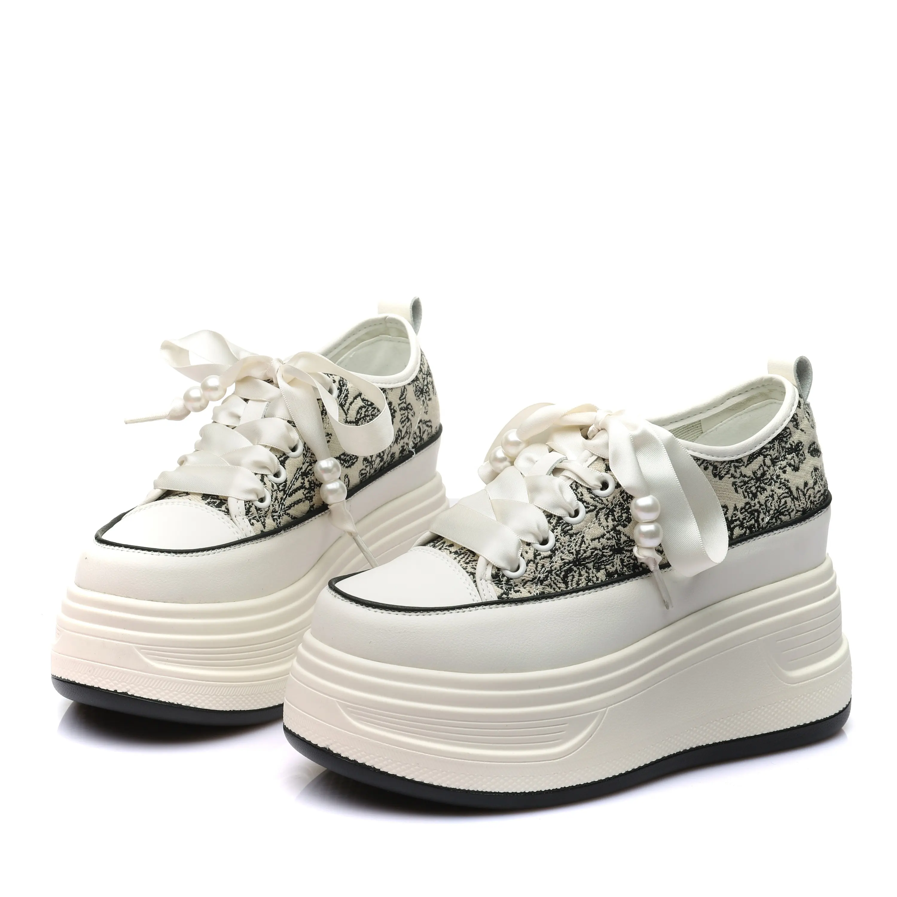 Laced up Fashion Casual Embroidery Canvas Chunky Soles Women Platform Sneakers Canvas Trendy Shoes