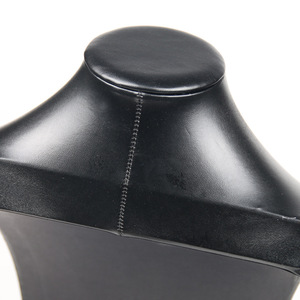 Support de présentation de collier en cuir PU noir de luxe, buste pour <span class=keywords><strong>bijoux</strong></span>, emballage, <span class=keywords><strong>vitrine</strong></span>, stock, vente en gros - Product Image 3