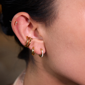Aretes Tipo Cuff de Acero Inoxidable Chapado en Oro de 18K con Diseño de Estrella Celestial y Pedrería para Mujer de J&D Designer, Joyería de Moda - Product Image 2