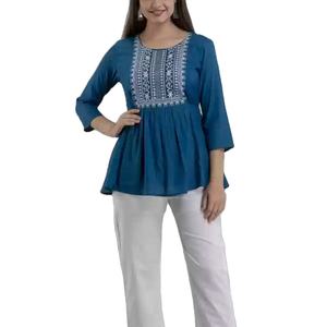 Top de algodón con estilo para mujer, decoración de encaje bordado, cómodo ajuste holgado, estilo informal de oficina, estampado de primavera - Product Image 1