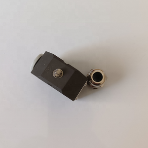 Interruptores de Límite Mecánicos de una Posición Balluff Nuevos, Clasificación IP67, Tipo de Contacto Rápido CPDE BNS 819-100-R-13 - Product Image 4