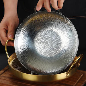 Poêle à <span class=keywords><strong>paella</strong></span> coréenne en acier inoxydable à double oreille pour fruits de mer secs et ramen avec ustensiles de cuisine en métal doré et argent - Product Image 5