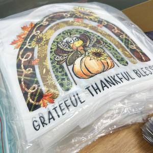 Autocollants DTF personnalisés <span class=keywords><strong>d</strong></span>'anime pour l'<span class=keywords><strong>été</strong></span> sérigraphiés en PET pour l'impression par transfert DTF en plusieurs tailles - Product Image 2