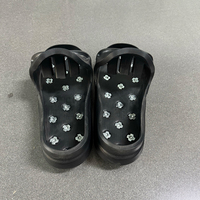 Chaussures à pointes colorées personnalisées pour l'application d'époxy sur les sols, outils pour les chantiers de construction
