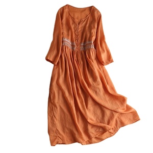 Abito da <span class=keywords><strong>donna</strong></span> in cotone e lino con fibbia, ricamo artigianale, nuovo modello <span class=keywords><strong>estivo</strong></span> 2026, <span class=keywords><strong>elegante</strong></span> e ampio, all'ingrosso - Product Image 2