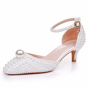 <span class=keywords><strong>Scarpe</strong></span> da <span class=keywords><strong>sposa</strong></span> a punta <span class=keywords><strong>scarpe</strong></span> da <span class=keywords><strong>sposa</strong></span> <span class=keywords><strong>bianche</strong></span> <span class=keywords><strong>scarpe</strong></span> <span class=keywords><strong>comode</strong></span> da 5 cm con tacco per le donne e le signore della <span class=keywords><strong>sposa</strong></span> - Product Image 5