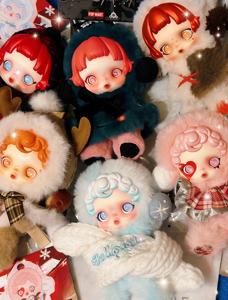 Popmart Skullpanda Winter Symphony, Caja Sorpresa de Peluche de PVC, Set Misterioso de 6 Piezas, Figuras de Muñecas Lindas a Escala 1/72 - Product Image 4