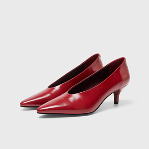 <span class=keywords><strong>Scarpe</strong></span> Classiche da Donna con <span class=keywords><strong>Tacco</strong></span> <span class=keywords><strong>Basso</strong></span>, Punta Affusolata, in Pelle di Cavallo, Rosse per Matrimonio - Product Image 1