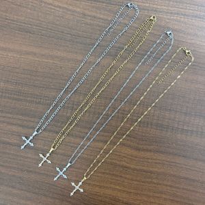 Collar de Acero Inoxidable con Cruz de Circonita Cúbica, Resistente al Agua y al Deslustre, Cadena Figaro <span class=keywords><strong>3</strong></span>:1, Collar con Cruz de Circonita en Oro de 18K - Product Image 2