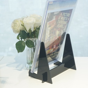 Elegante Soporte Negro a Prueba de Polvo para Cómics, Ideal para Exhibición de Colecciones en Casa - Product Image 3