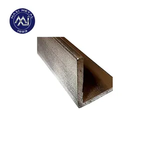 Angolo d'acciaio ASTM a36 a53 Q235 Q345 SS400 acciaio al carbonio uguale angolo in ferro zincato a forma di barra angolare in acciaio dolce
