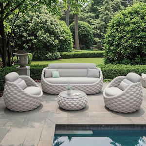 स्टाइलिश रतन आउटडोर सेट | सोफा + कुर्सियां + टेबल | b2b अनुकूलन योग्य - Product Image 1