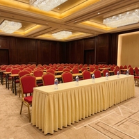 Chaises de banquet empilables vendues en gros, de conception métallique robuste, destinées aux hôtels, restaurants et réceptions