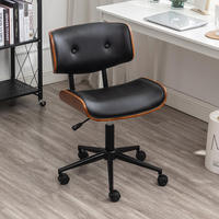 Chaise de bureau ergonomique pivotante sans accoudoirs en cuir confortable, dossier en bois courbé, design exécutif mi-siècle