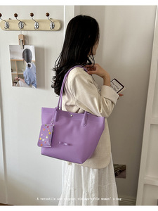 Bolso de Hombro/Axilar Casual de Gran Capacidad de PVC con Botón Magnético, Novedad de Moda Verano 2026, para Viajes Diarios, con Textura Elevada - Product Image 6
