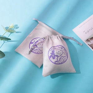 Pendiente personalizado Embalaje de microfibra Venta caliente Mini pequeñas bolsas de joyería Cierre de lujo Bolsa de gamuza con solapa Bolsa de microfibra - Product Image 2