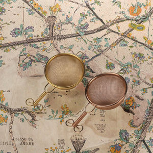 Infuseur à thé en acier inoxydable moderne et portable Vedela Naturals, filtre à thé en maille fine, outil pour faire du thé en métal - Product Image 2