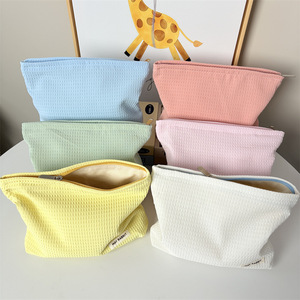 Nuova Borsa per il Trucco in Poliestere Riutilizzabile con Cerniera a Nido d'Ape, Elegante e Fresca, Pochette da Mano per Ragazze, Minimalista in Tinta Unita, Grande - Product Image 2