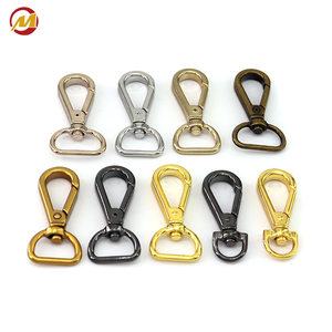 Fabricante de mosquetón de alta calidad, mosquetón giratorio con gancho de resorte con Clip de Metal de 10/15mm para correa de perro <span class=keywords><strong>y</strong></span> accesorios para <span class=keywords><strong>bolsos</strong></span> - Product Image 2