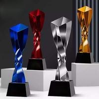 Trophée en cristal torsadé vierge en gros, avec logo gravé sur mesure, récompense d'entreprise, trophée souvenir artisanal d'honneur