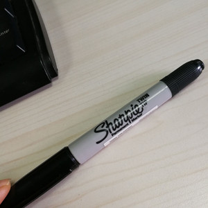 Wholesale <strong>Sharpie</strong> <strong>Ultra</strong> <strong>Fine</strong> <strong>Point</strong> Colored Permanent Markers 0.5mm for Fabric - Product Image 4