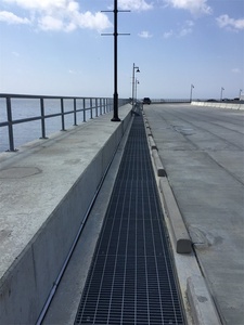 כיסוי ניקוז מרובע מחורץ מפלדת אל-חלד 304 עם משטח נגד החלקה לשימוש בסדנה, מחסן, חדר אמבטיה, בריכה ושימוש חיצוני - Product Image 6