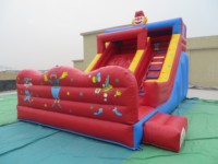 Glissière gonflable colorée de thème de clown rouge pour le château de rebond de terrains de jeux avec la conception drôle de clown pour le divertissement des enfants