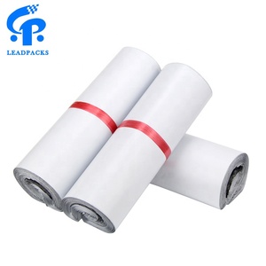 Plastique <span class=keywords><strong>Affranchissement</strong></span> Sac D'expédition <span class=keywords><strong>de</strong></span> <span class=keywords><strong>Courrier</strong></span> Auto-Adhésif Mailer Emballage Sac Pour Vêtements - Product Image 3