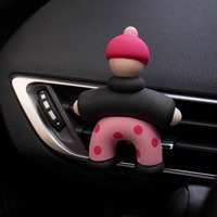 Kreative Polka-Dot-Figur Auto-Lufterfrischer Lüftungsanhänger Duftspender Gips Auto-Innendekoration