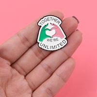 Épingle en métal à géométrie personnalisée Phrase drôle «Je ne suis pas responsable de mon visage» Épingles en émail UV pour sacs à dos revers Badge Bijoux Cadeaux