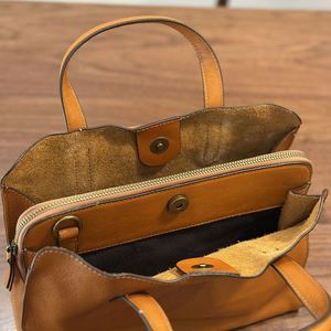 Nouveau sac fourre-tout décontracté en cuir véritable pour femme, taille moyenne, avec fermeture éclair, doublure en coton et surpiqûres, sac à bandoulière - Product Image 4