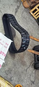 Экскаватор резиновый гусеничный <span class=keywords><strong>300</strong></span>*52,5*80 <span class=keywords><strong>300</strong></span>*52,5*82 <span class=keywords><strong>300</strong></span>*52,5*84 <span class=keywords><strong>300</strong></span>*52,5*86 <span class=keywords><strong>300</strong></span>*52,5*88 <span class=keywords><strong>300</strong></span>*52,5*90 размеров сельскохозяйственный гусеничный башмак - Product Image 2