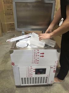 Máquina de hielo en copos de nieve comercial/máquina de bloques de hielo/congelador de hielo raspado taiwanés - Product Image 3