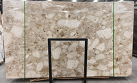 Dalles de marbre naturel jaune beige Kunis Breccia Veneziana Ceppo Cream polies pour sols et murs de salle de bain, plans de toilette et escaliers
