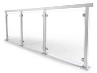 Rampe de balcon en aluminium et verre sur mesure avec support de projet professionnel