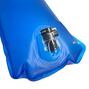 حقيبة ماء مخصصة بنمط وشعار مميز، مصنوعة من مادة TPU مقاومة للماء وصديقة للبيئة، خالية من مادة BPA، خزان ماء ناعم للتخزين - Product Image 2