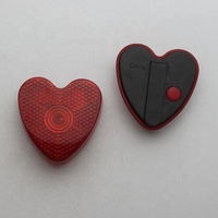 Autocollants et lumières réfléchissants promotionnels en plastique de bouton Flash d'avertissement de sports de plein air de LED en forme de coeur