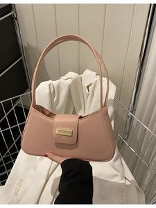 Popüler küçük çanta kadın Ins 2024 yeni moda cezaevi yaz yönlü bir omuz koltukaltı çanta - Product Image 6