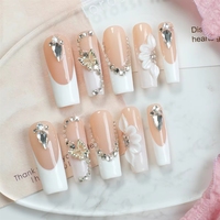 Ongles press-on professionnels faits à la main, design de luxe, French manucure 3D, ongles artificiels en acrylique