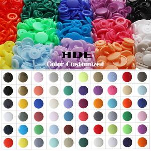 Boutons en plastique T3 colorés personnalisés pour vêtements de bébé, norme européenne, boutons-pression ronds polis en POM - Product Image 2