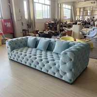 Canapé de salon Chesterfield en velours 3 places de haute qualité ensemble de tissu tufté d'intérieur bleu pour appartement et hôtel