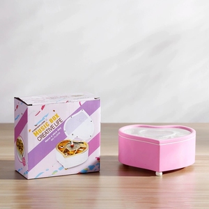Caja de música de plástico con forma de corazón y adorno giratorio de niña, regalo para el Día del Niño. - Product Image 2
