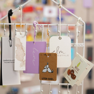 Tùy Chỉnh Thiết Kế Thời Trang Logo Thương Hiệu Tên Chất Lượng Cao Quần Áo Thẻ Nhãn Tùy Chỉnh Giấy Treo Thẻ Với Chuỗi Sợi Dây Thừng Cho Quần Áo - Product Image 6